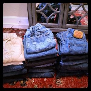 22 pair Boys size 7 and 8 jeans VERY NICE